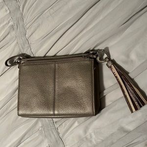 Metallic crossbody bag with cute tassel
